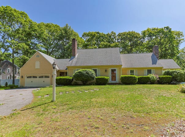 2 Fairway Circle, Sandwich, MA 02563