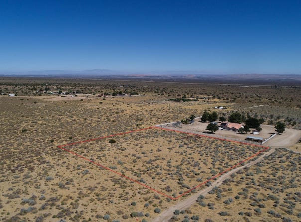 31500 227th Street E, Llano, CA 93544