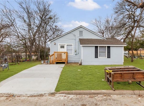 806 Walnut Street, Bryan, TX 77803