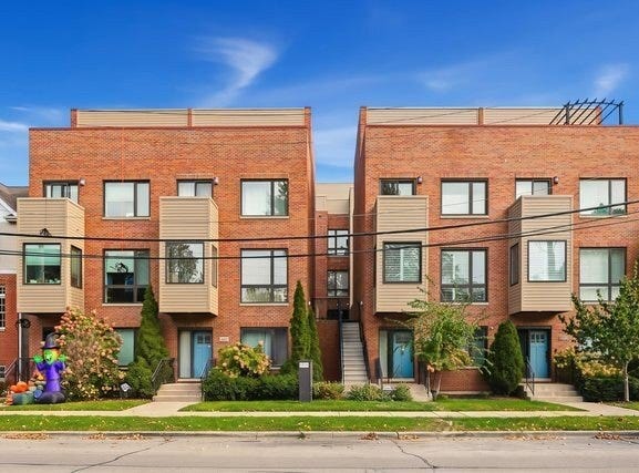 645 Custer Avenue, Evanston, IL 60202