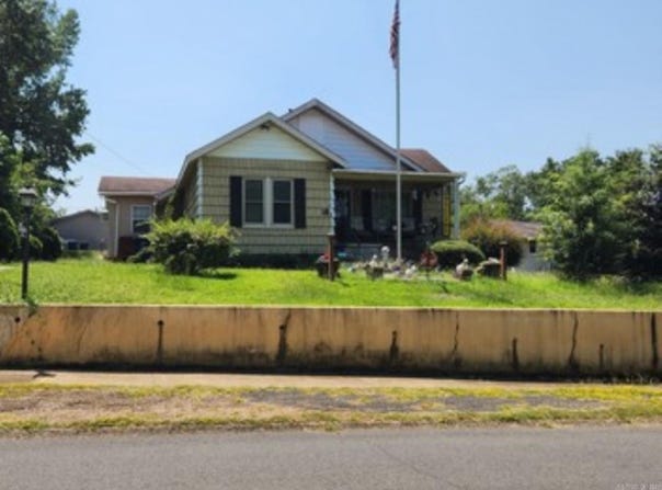531 Maple St, Camden, AR 71701
