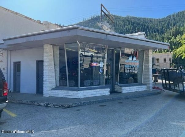 301 5th St, Wallace, ID 83873