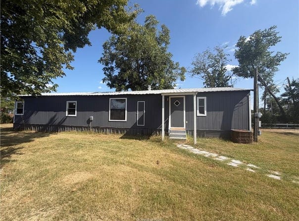 204 S Glass Street, Franklin, TX 77856