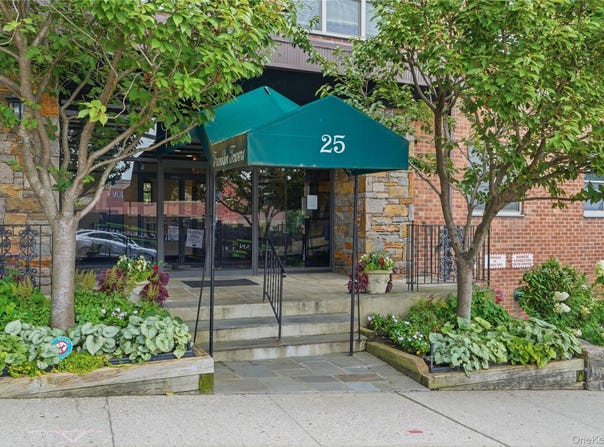 25 Franklin Avenue, White Plains, NY 10601
