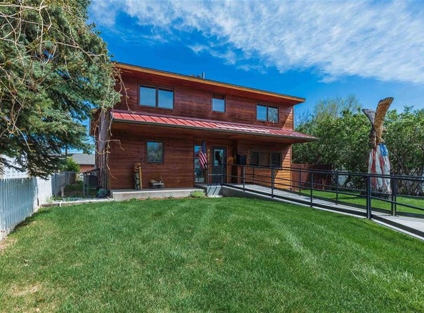 931 Rumsey Ave, Cody, WY 82414
