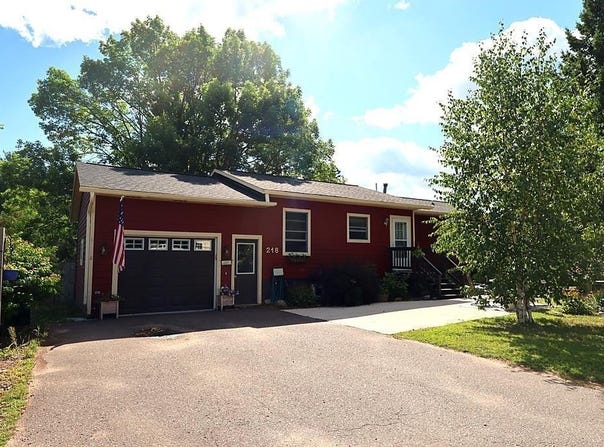 218 E Bayfield St, Washburn, WI 54891
