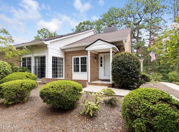 12 Pinehurst Manor Drive, Pinehurst, NC 28374