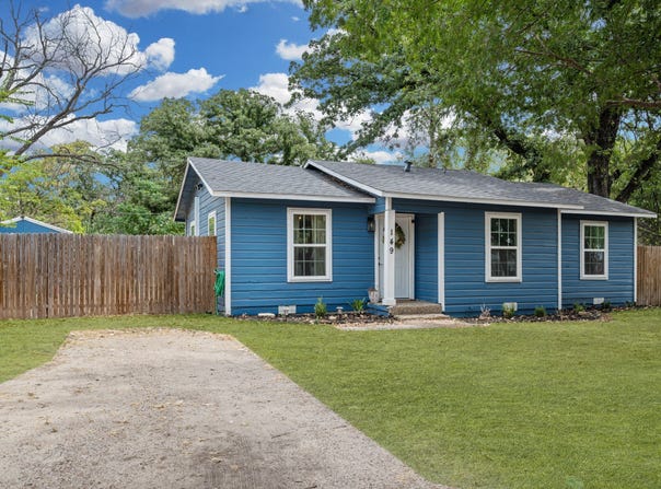 149 Gordon Drive, Azle, TX 76020