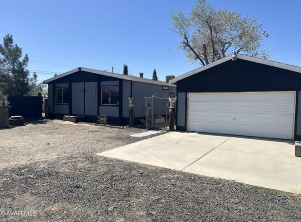 10247 E Avenue S, Littlerock, CA 93543