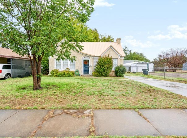 4220 SW 14TH Avenue, Amarillo, TX 79106