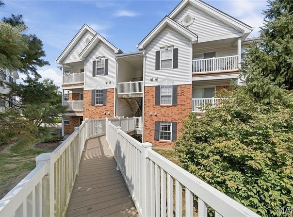 450 Benton Drive, St Peters, MO 63376