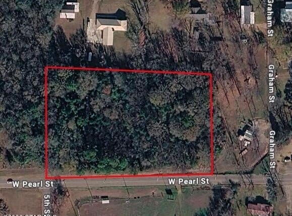 W Pearl Street, Macon, MS 39341