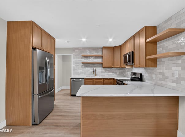 314 E GLADE Avenue, Mesa, AZ 85210