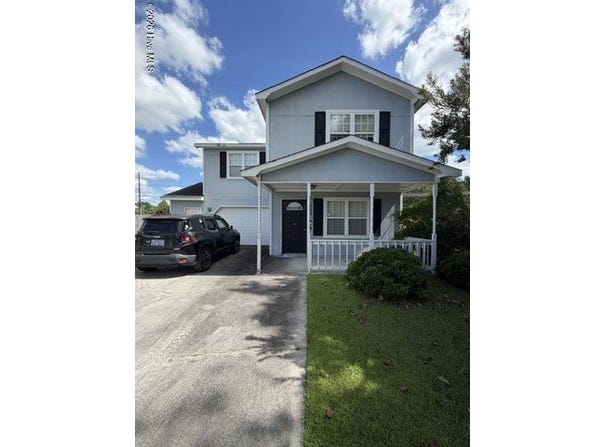 305 Fox Way S, Hubert, NC 28539