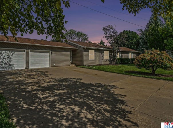 2506 Ponca Point, Plattsmouth, NE 68048