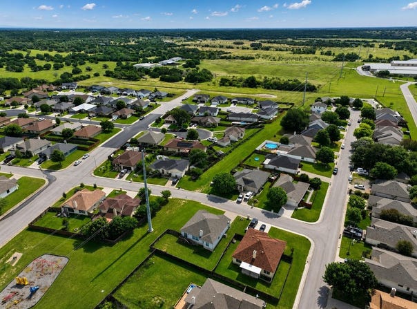 208 Cailin Ct, Burnet, TX 78611
