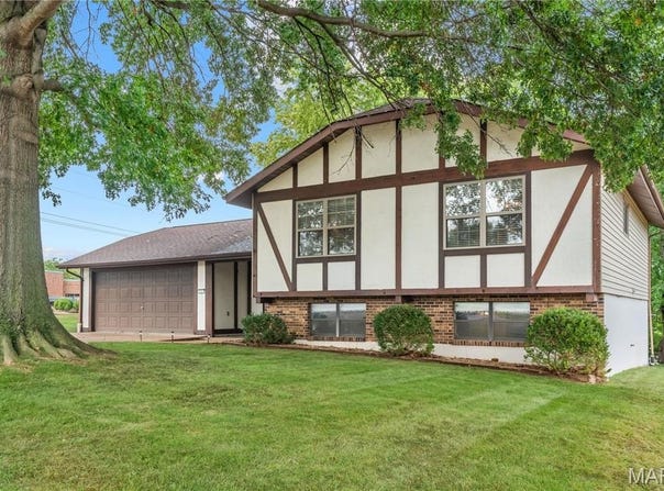 1 Buckingham Drive, Washington, MO 63090