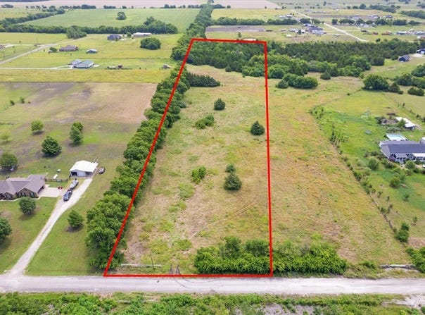 10843 E Line Road, Trenton, TX 75490