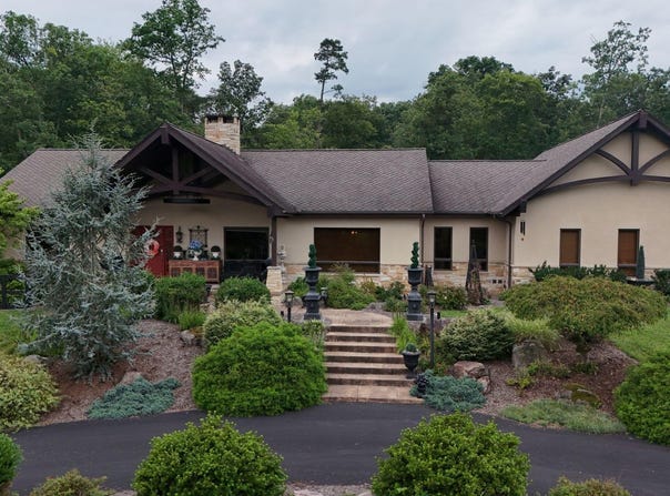100 CLEARWATER Drive, RIDGELEY, WV 26753