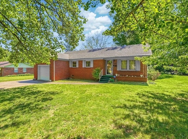 206 Bradley St., Providence, KY 42450