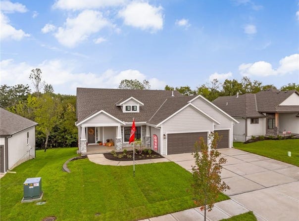 6034 Apache Drive, Shawnee, KS 66226