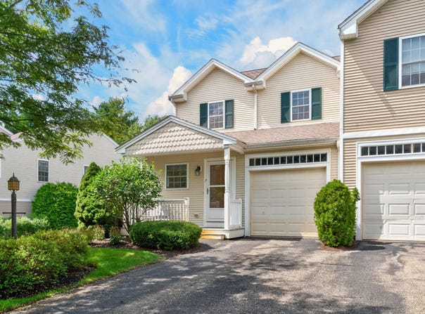 7 Sycamore Drive, Middleborough, MA 02346