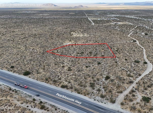 238th St E, Llano, CA 93544