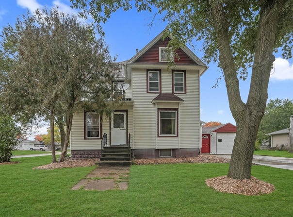 412 E 4th Street, Readlyn, IA 50668