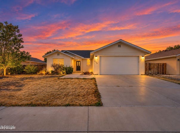 445 Torrey Pines Drive, Fallon, NV 89406