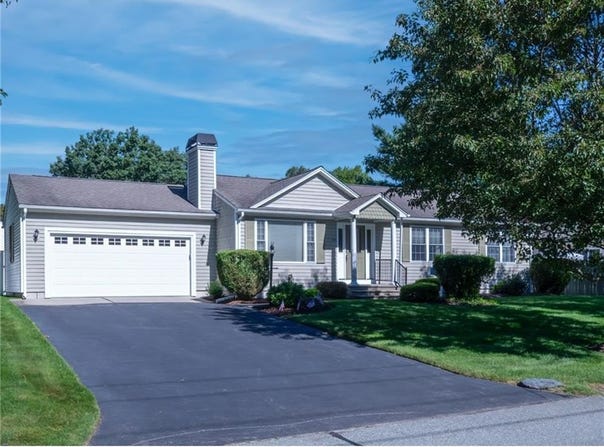 85 Spooner Street, Warwick, RI 02886