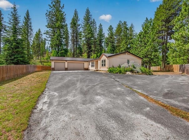 1649 Crown Point Parkway, Cascade, ID 83611