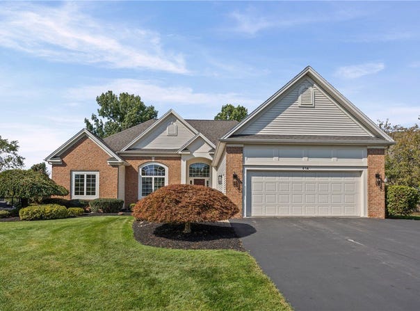516 E Moreno Dr, Rochester, NY 14626