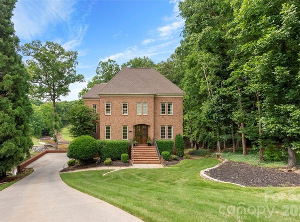 208 Tinkham Trail, Cramerton, NC 28032
