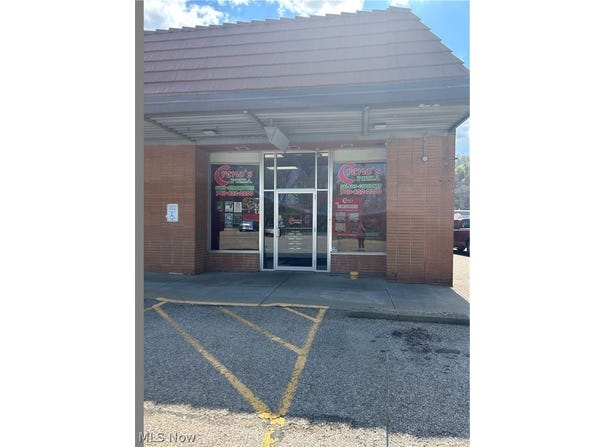 224 Dewey St, Cambridge, OH 43725