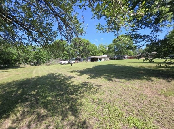 S 8th Ave, Teague, TX 75860