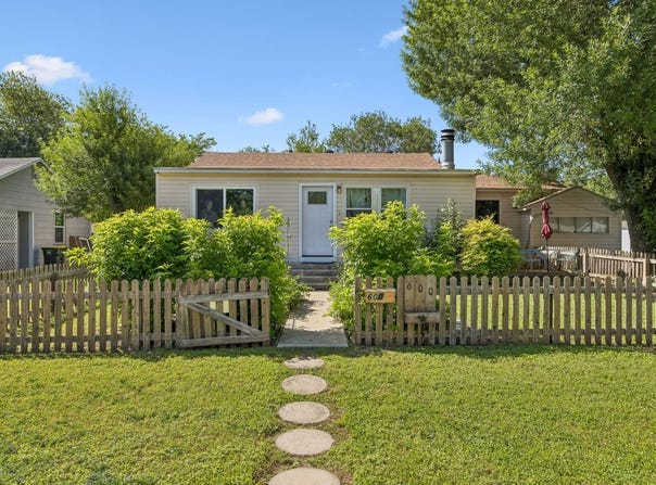 600 Winburn Ave, Schertz, TX 78154