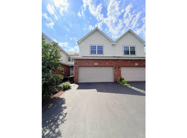 541 GOODWIN Drive, Bolingbrook, IL 60440