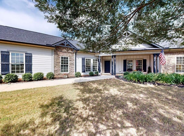 200 Weeping Willow Trail, Headland, AL 36345