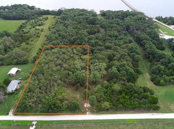 Golden Avenue, Callao, MO 63534