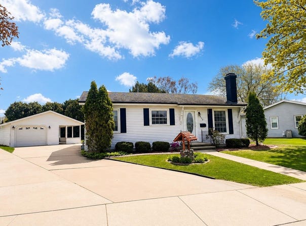 928 S WESTFIELD Street, OSHKOSH, WI 54902-6141