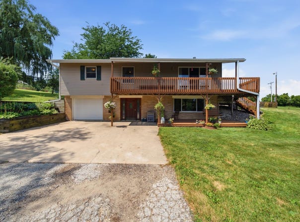 1015 Ridge Road S, Preston, MN 55965