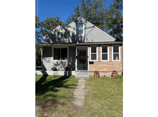 345 E Maxlow Avenue, Hazel Park, MI 48030