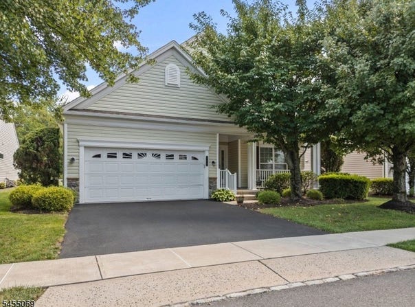 574 Post Ln, Franklin Twp., NJ 08873-6061