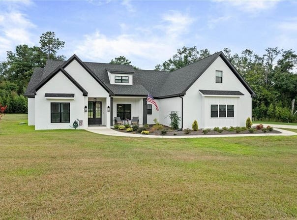 11 Creax Road, Axis, AL 36505