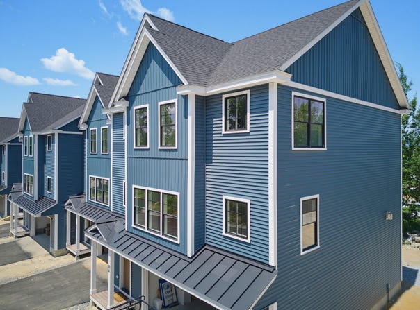 21 Upper Ladd Hill Road, Meredith, NH 03253