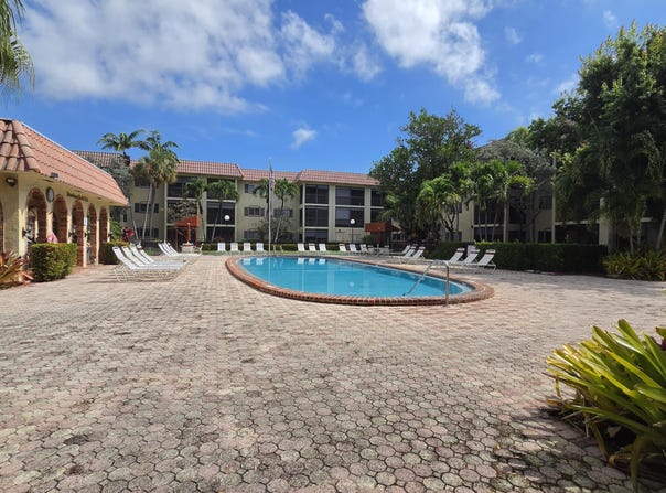 257 S Cypress Road, Pompano Beach, FL 33060