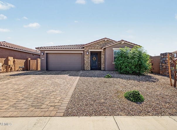 17067 W SHANGRI LA Road, Surprise, AZ 85388