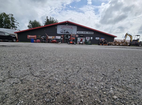 4433 S Huron Road, Standish, MI 48658