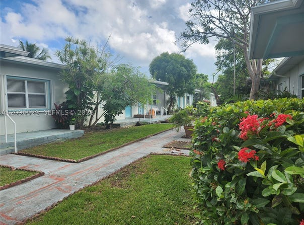 1239 Marseille Dr, Miami Beach, FL 33141