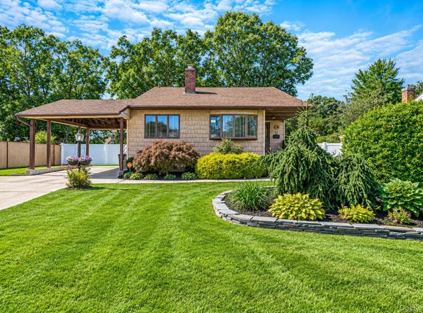 43 Jay Road, Centereach, NY 11720